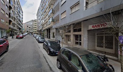 Escuela de baile Andanzas: Pasión y ritmo en movimiento ¡Descubre el arte de bailar en Vigo con A Artística!