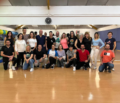 Aprende a bailar en Valencia con Academia ARIAS