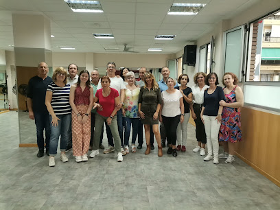 ¡Siente la magia del baile en Academia Ángel Ramírez