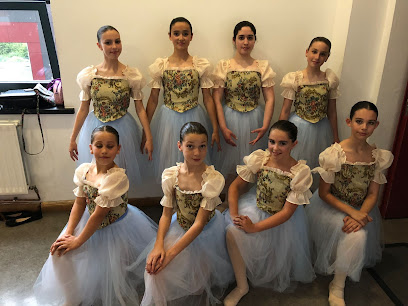 ¡Baila con pasión en Academia Damar