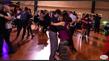 ¡Siente la pasión por el baile en Sevilla con Alejandra Sabena!