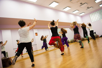 Escuela de baile Andanzas: Pasión y ritmo en movimiento ¡Baila con pasión en la Academia Algazara de Logroño!