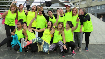 Escuela de baile Andanzas: Pasión y ritmo en movimiento ¡Zumba en San Sebastián con Academia Amane: ritmo y diversión!