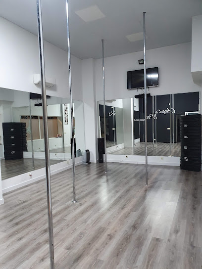 Escuela de baile Andanzas: Pasión y ritmo en movimiento ¡Descubre el arte del pole dance en Leganés con Angel's Pole Studio!