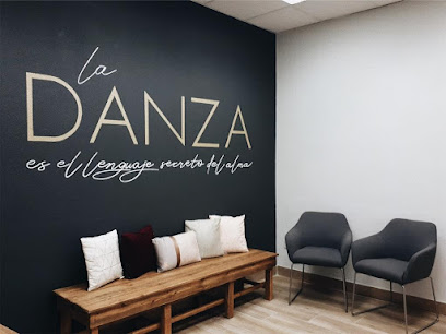 Escuela de baile Andanzas: Pasión y ritmo en movimiento ¡Aprende a bailar en Madrid con Aquí se Baila!