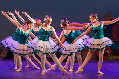 Escuela de baile Andanzas: Pasión y ritmo en movimiento Descubre la magia de la danza árabe en Sant Cugat