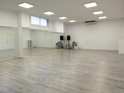 ¡Descubre el ritmo en Bambú Escola de Dansa en Granollers!