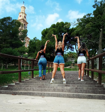 ¡Siente el ritmo en Campanilla Dance Latin Studio en Motril!