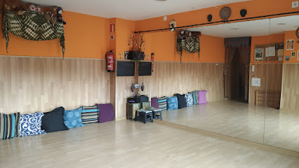 Escuela de baile Andanzas: Pasión y ritmo en movimiento ¡Siente el ritmo en Carnivale