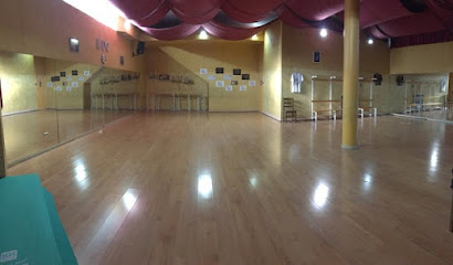 Escuela de baile Andanzas: Pasión y ritmo en movimiento ¡Descubre el ritmo en Academia Covibar Rivas!