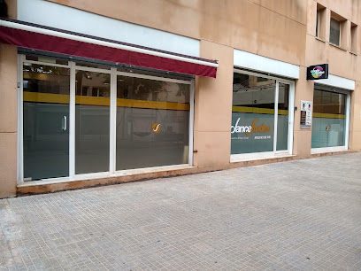 Escuela de baile Andanzas: Pasión y ritmo en movimiento Dance Studios Molins de Rei: ¡Baila con pasión!
