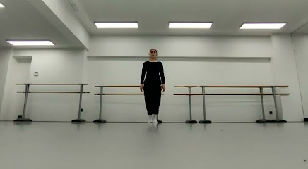Escuela de baile Andanzas: Pasión y ritmo en movimiento ¡Aprende a bailar en la Academia Dance esCool de Madrid!