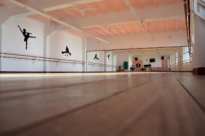 Escuela de baile Andanzas: Pasión y ritmo en movimiento Aprende a bailar en Mataró con Dansa Heidi