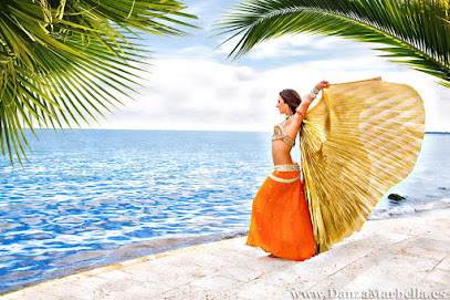 Danza Marbella: ¡Siente la música en cada paso!