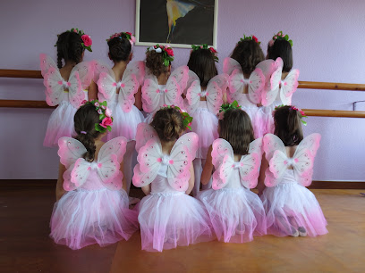 Escuela de baile Andanzas: Pasión y ritmo en movimiento Danzasantander: tu academia de baile en Santander