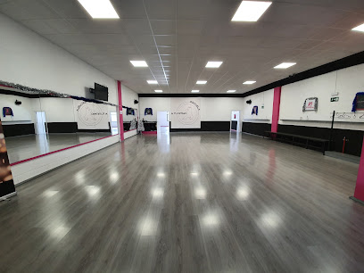 Escuela de baile Andanzas: Pasión y ritmo en movimiento ¡Aprende a bailar con estilo en Baracaldo!