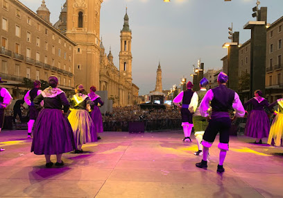 Escuela de baile Andanzas: Pasión y ritmo en movimiento Descubre la magia de la danza en Grupo Folklórico D’Aragón