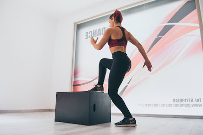 Escuela de baile Andanzas: Pasión y ritmo en movimiento ¡Descubre el ritmo en Gym Dance Carmen Franco Lorca!