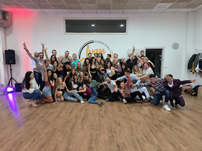 Escuela de baile Andanzas: Pasión y ritmo en movimiento ¡Siente el ritmo en IO Dance