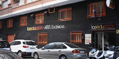 ¡Siente la pasión en La Seducción: academia de baile en Granada!