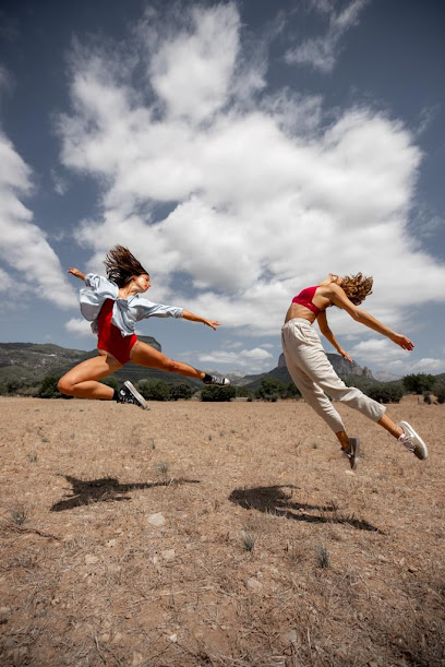 Escuela de baile Andanzas: Pasión y ritmo en movimiento ¡Baila con estilo en MSM Danza de Marta Santos Muñoz en Baleares!