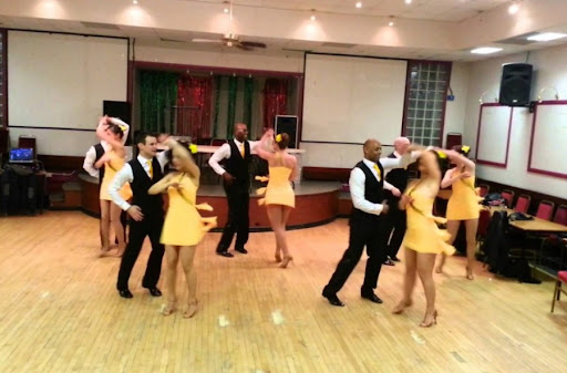 ¡Baila con pasión en la Academia Manuel Becerra de Madrid!