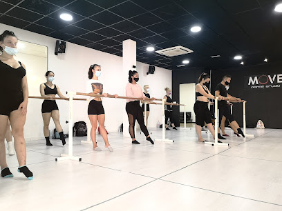 Escuela de baile Andanzas: Pasión y ritmo en movimiento ¡Aprende a bailar en Move Dance Studio