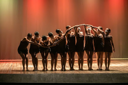 Escuela de baile Andanzas: Pasión y ritmo en movimiento ¡PAS A PAS: La academia de baile que te hará brillar en Molins de Rei!