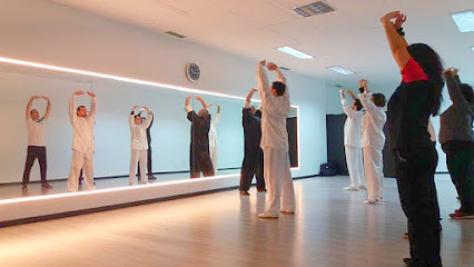 ¡Aprende a bailar y pon en forma tu cuerpo en A Coruña!