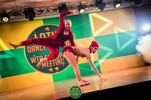 Escuela de baile Andanzas: Pasión y ritmo en movimiento ¡Baila con Ritmo en La Canonja