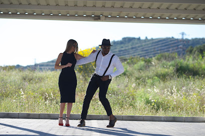 ¡Aprende a bailar salsa en Benalmádena con pasión y ritmo!