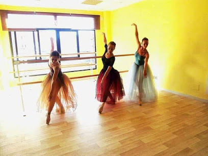 Escuela de baile Andanzas: Pasión y ritmo en movimiento Aprende a bailar en Sanasartes: la academia de Collado Villalba