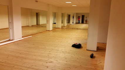 Aprende a bailar en Tangente: la mejor academia de A Coruña