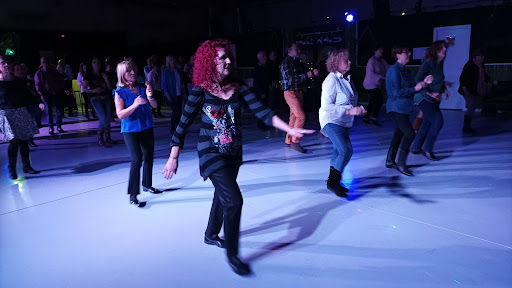 Escuela de baile The Island: Pasión y ritmo en cada paso