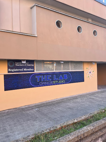 Escuela de baile Andanzas: Pasión y ritmo en movimiento ¡Siente el ritmo en The LAb Dance Studio en Santander!