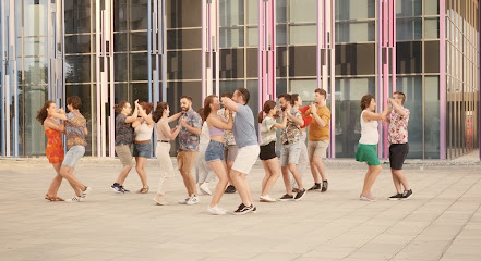 ¡UNIBAILA: la mejor academia de baile en Zaragoza!