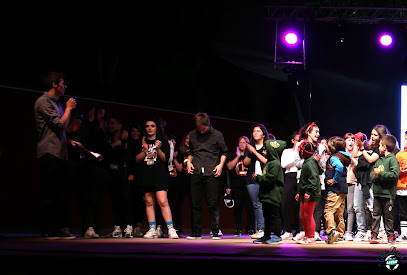 Escuela de baile Andanzas: Pasión y ritmo en movimiento ¡Siente el ritmo en Urban Dance Terra