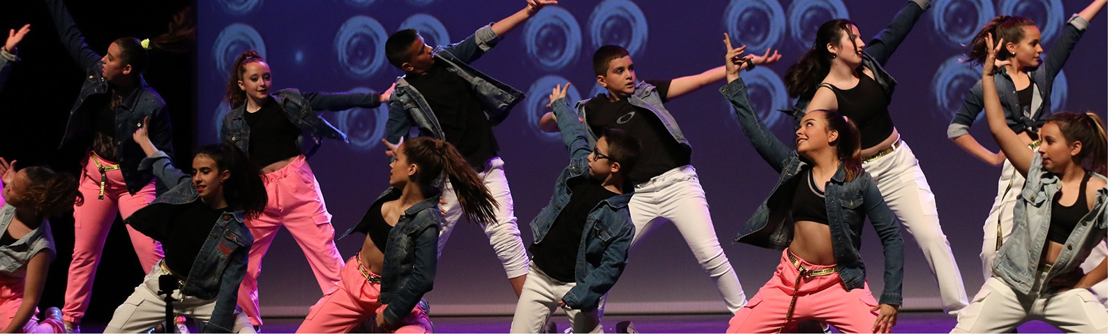 Escuela de baile Utmar Dance: Pasión y ritmo en movimiento