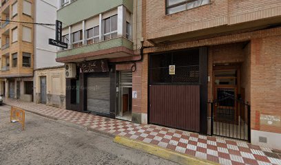 ¡Aprende a bailar con pasión en la Academia Xaro Arlandis!