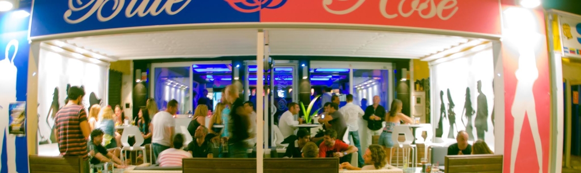 La sala de baile Blue & Rose Torreblanca en Fuengirola es un lugar acogedor y animado donde disfrutar de la mejor música latina para bailar salsa y bachata.