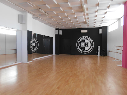 Escuela de baile Andanzas: Pasión y ritmo en movimiento ¡Descubre el ritmo en l'Aulatres El Vendrell!