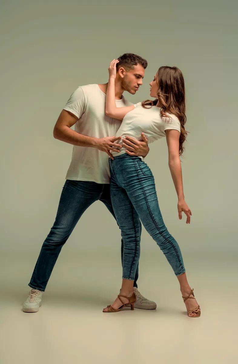 Imagen de Portada de Las 3 Mejores Clases de Salsa y Bachata en Petrer