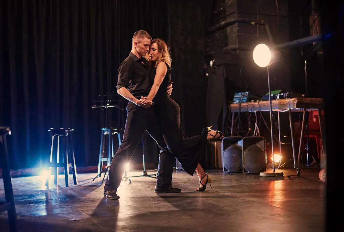 Imagen de Portada de Las 6 Mejores Clases de Salsa y Bachata en Molins de Rei