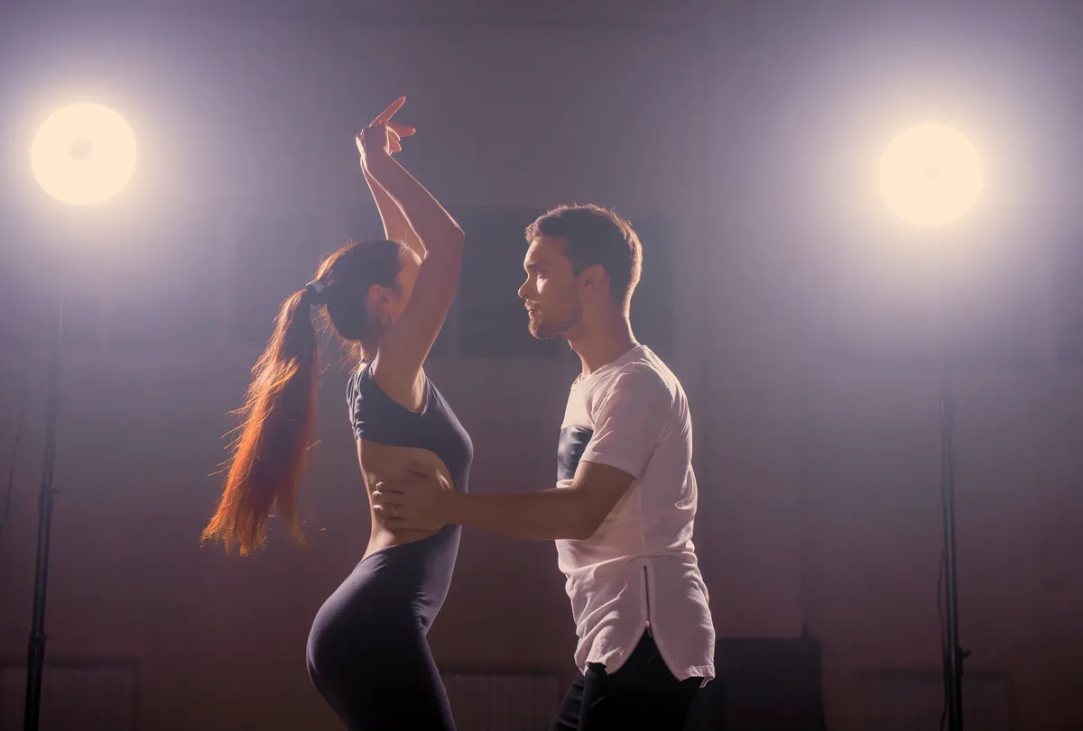 Imagen de Portada de Las 6 Mejores Clases de Salsa y Bachata en Gipuzkoa