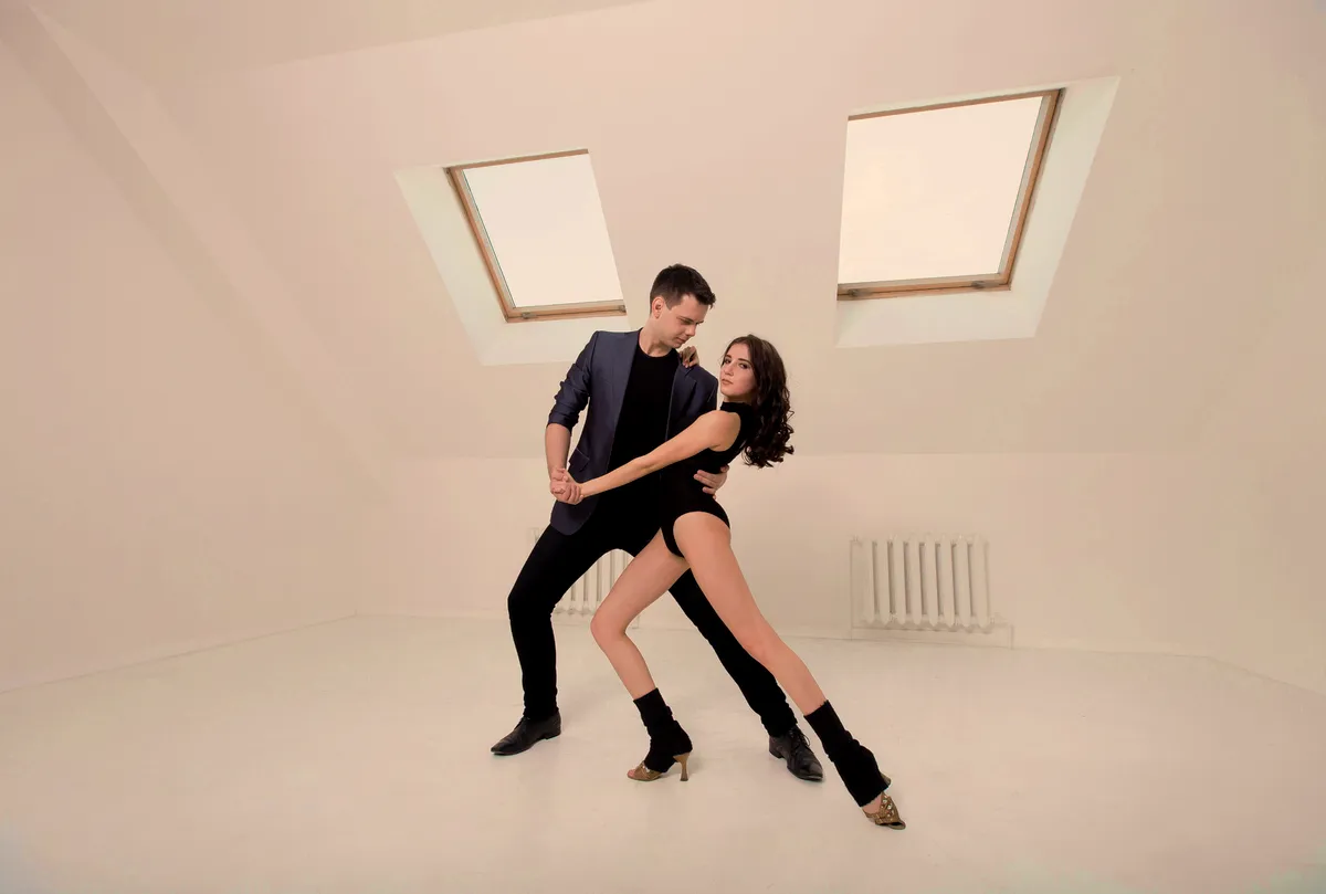 Imagen de Portada de Las 7 Mejores Clases de Salsa y Bachata en Cuenca
