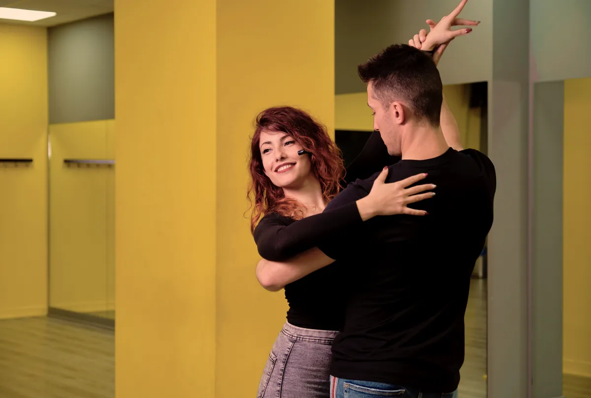 Imagen de Portada de Las 5 Mejores Clases de Salsa y Bachata en Elda