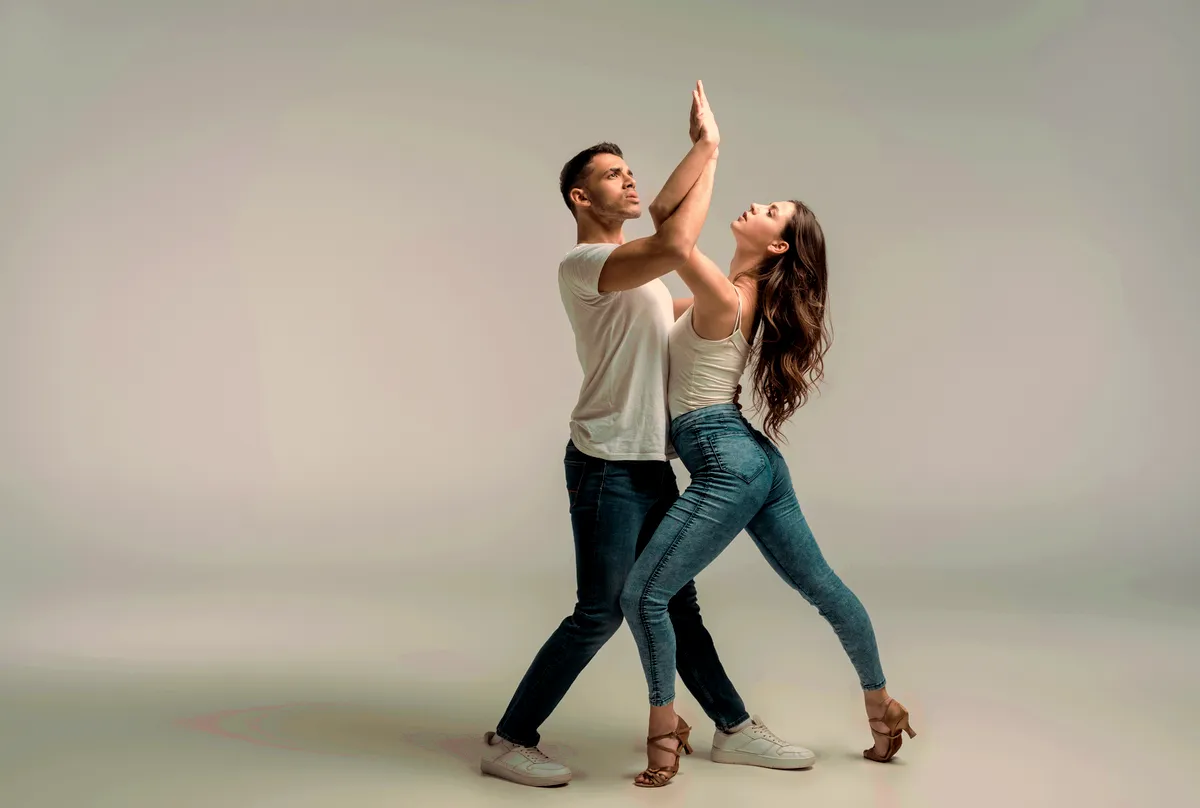 Imagen de Portada de Las 3 Mejores Clases de Salsa y Bachata en La Garriga