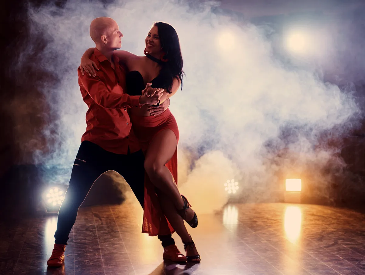 Imagen de Portada de Las 5 Mejores Clases de Salsa y Bachata en Estepona