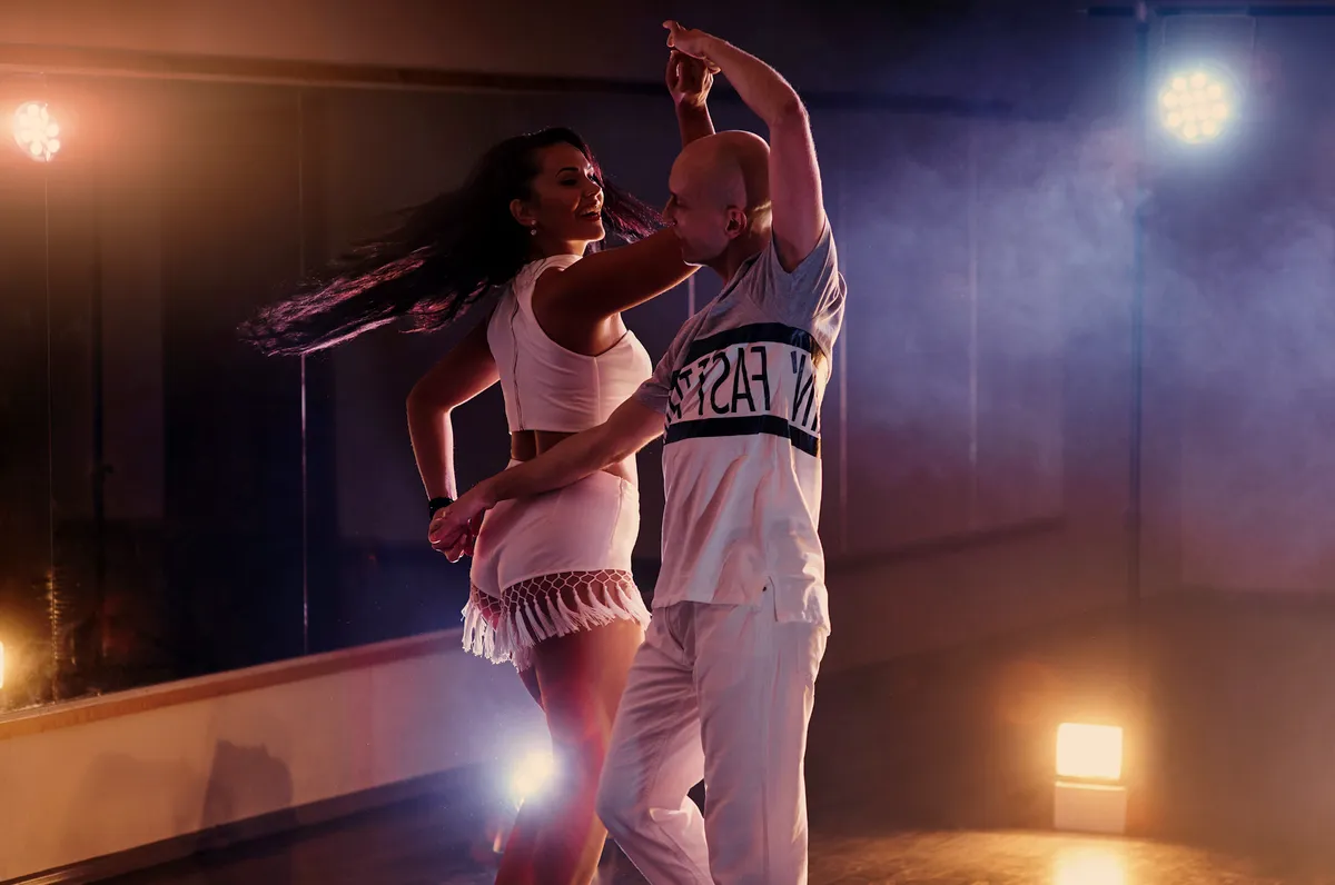 Imagen de Portada de Las 5 Mejores Clases de Salsa y Bachata en Talavera de la Reina